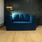Bilyi Slon Gadzhyna *